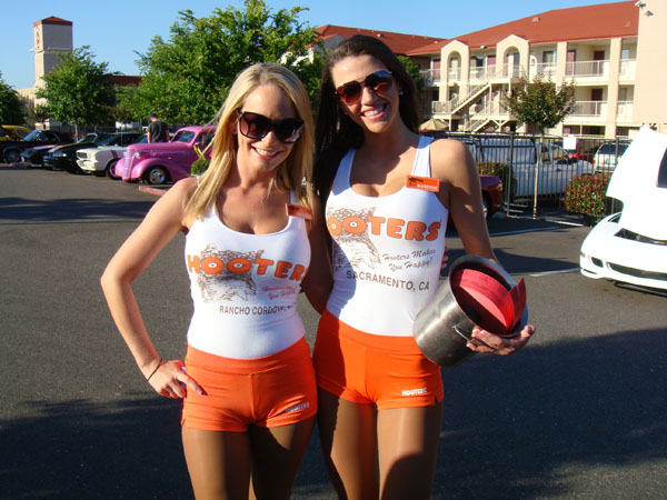 hooters_june92011-009